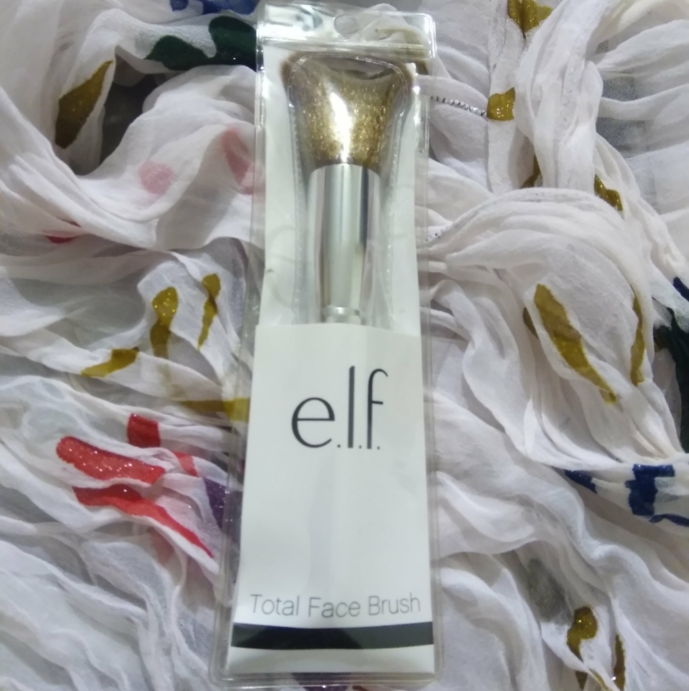 💖 3 for $15 💖 ELF Total Face Brush